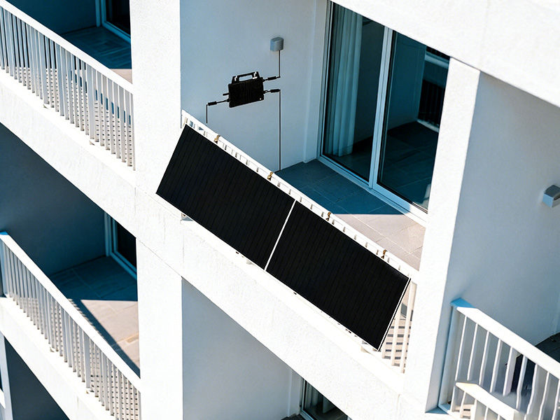 Análise Técnica e Aplicação de Suportes Solares para Varanda